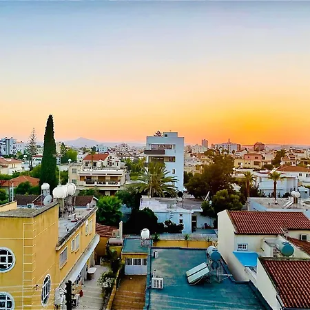 The Penthouse 401 דירה